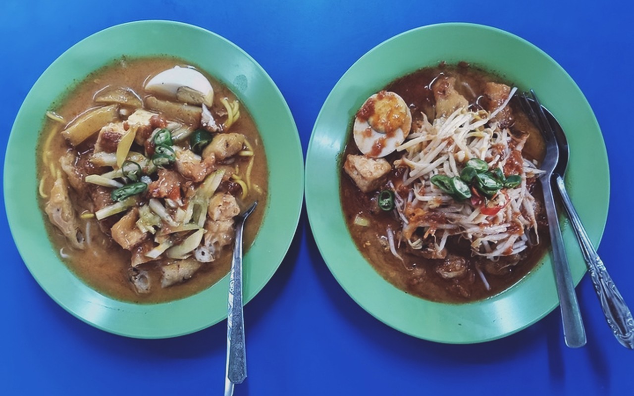 Mee rojak dan rojak mamak dua pinggan klasik Kedai Rojak Ibrahim