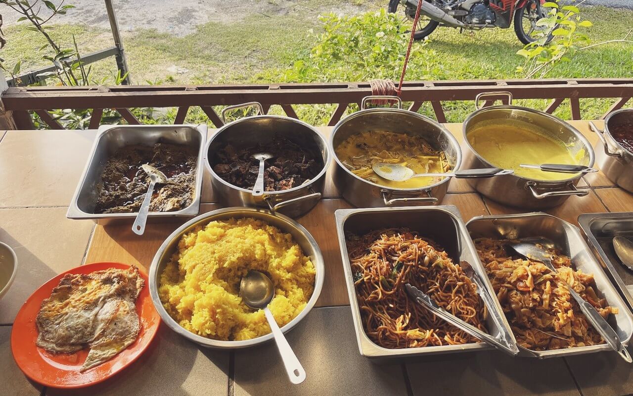 Sambal tempoyak daun kayu warisan Kedai Anjung De' Rimbun