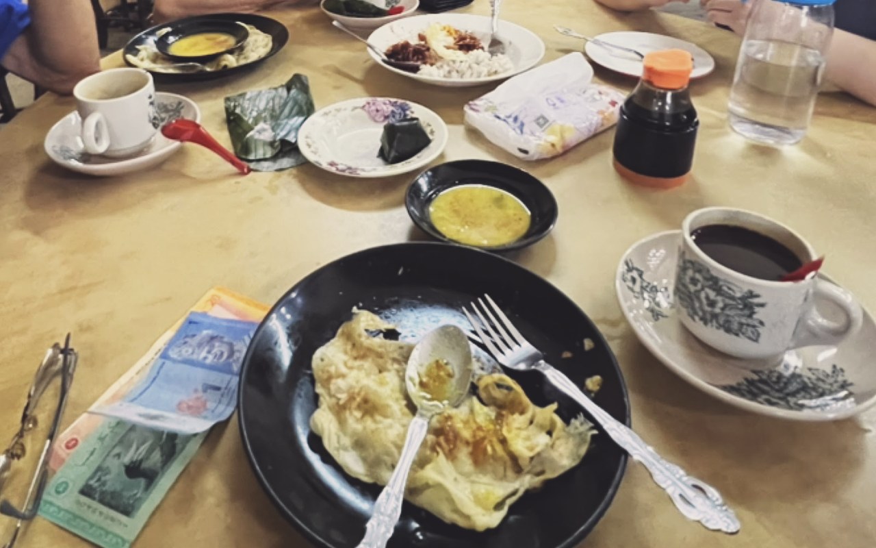 Sambal sotong kering hitam pekat Nasi Lemak Mak Yah