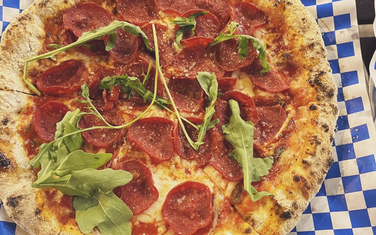 Piza sourdough bakar api kayu pepperoni Kopi & Kueh PD