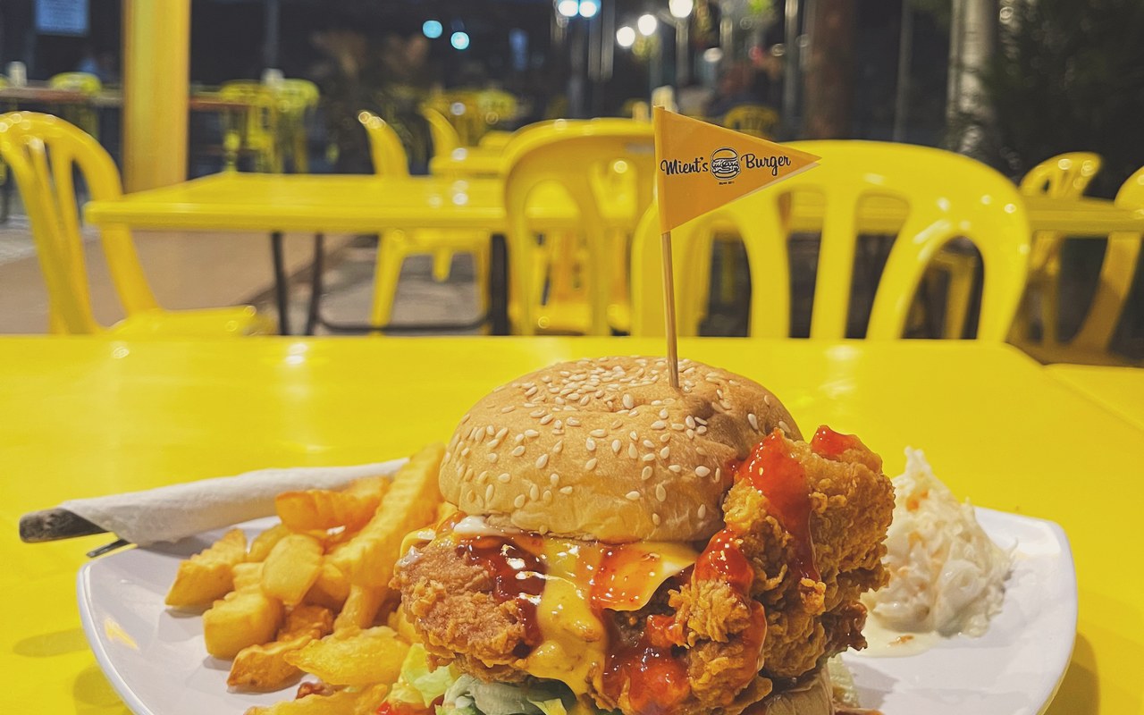 Crispy chicken burger sos keju Mient's Burger Port Dickson
