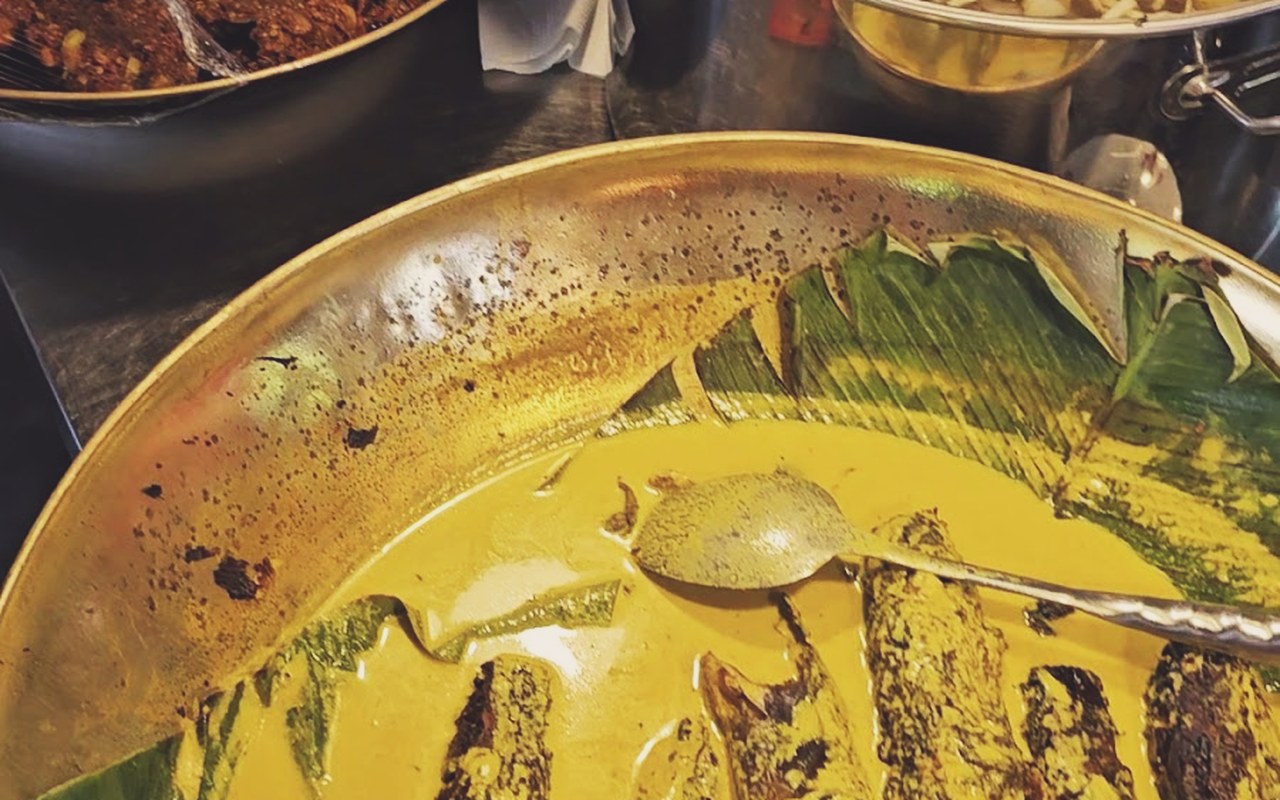 Kawah gulai masak lemak cili api dapur kayu api Zamira Pedas
