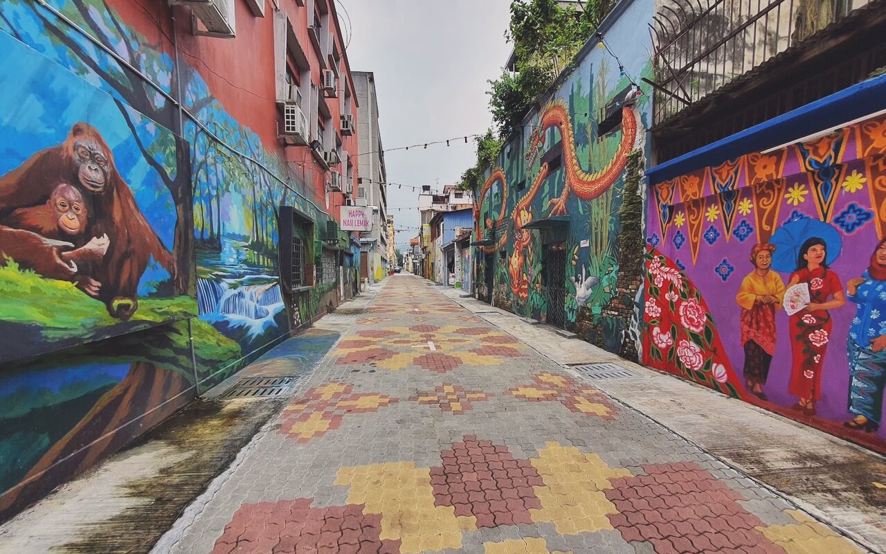 Mural Penuh Warna-Warni di Lorong Seni Seremban Terpanjang di Malaysia