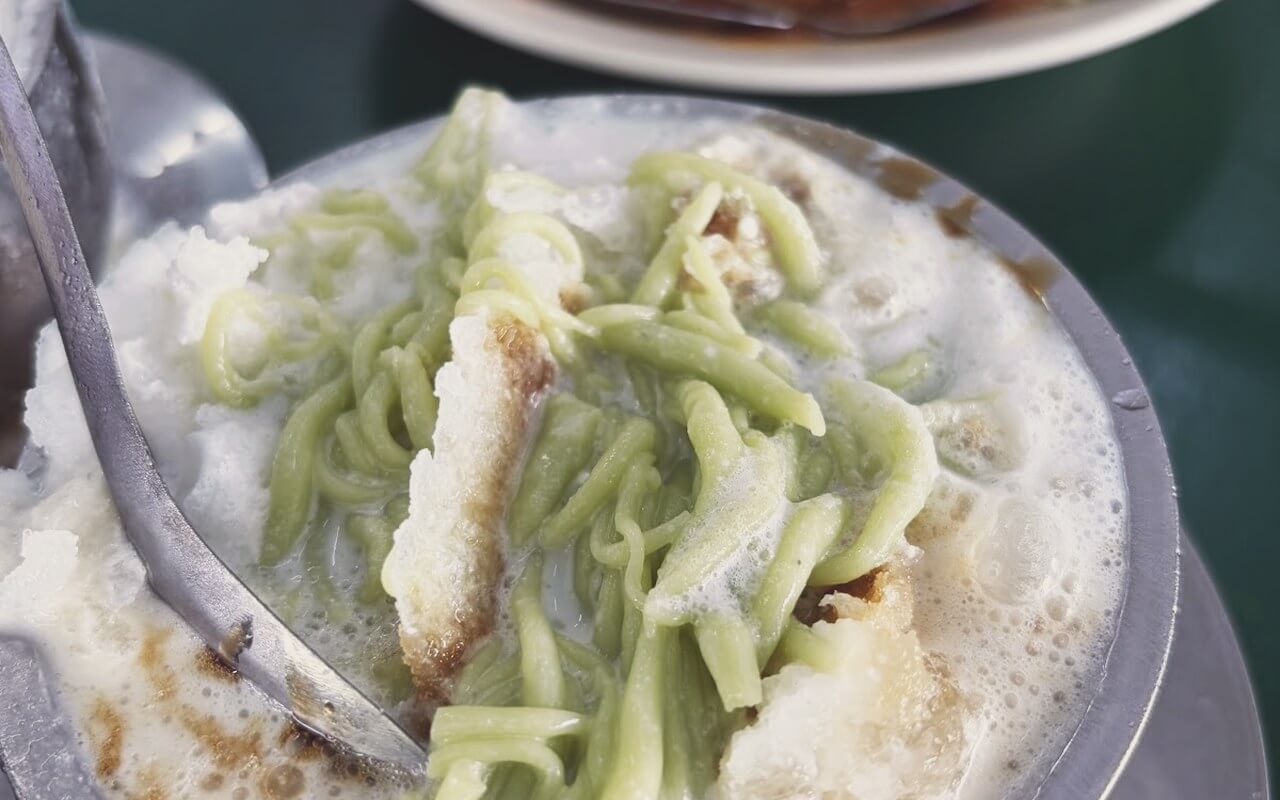 Mangkuk cendol pulut santan berkrim Haji Shariff Cendol Seremban