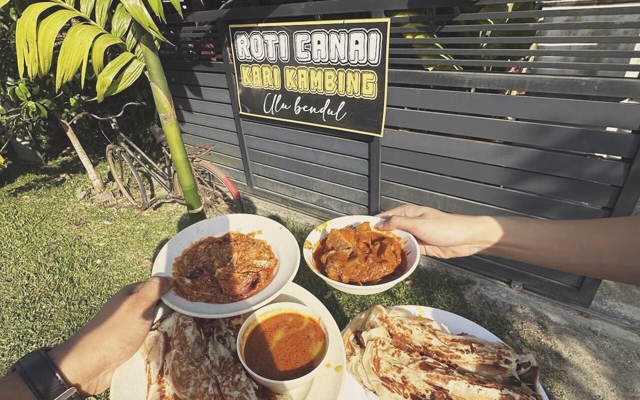 Set roti canai banjir kari kambing Roti Canai Kari Kambing Ulu Bendul