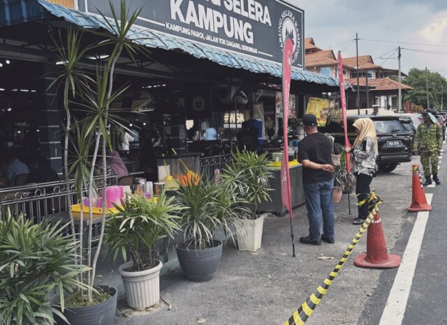 Suasana hadapan Warung Selera Kampung Tok Dagang Seremban